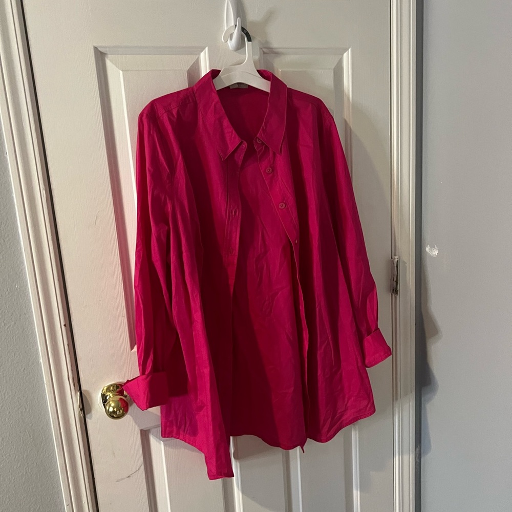 Brand new without tags Womanwithin pink shirt in size L( 18-20).